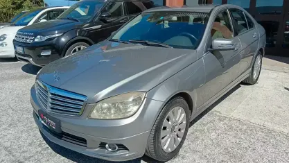 Usata Mercedes C220 Elegance 170 CV (125 kW) 2009 Grigio Berlina