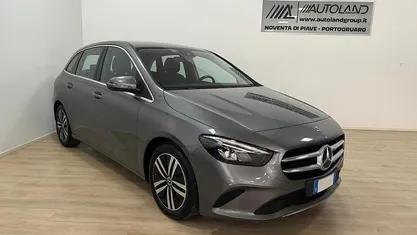 Usata Mercedes B200 Premium Plus 150 CV (110 kW) 2021 Grigio Monovolume