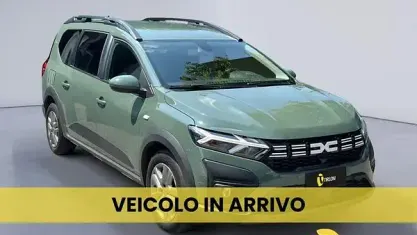 Usata Dacia Jogger Expression 101 CV (74 kW) 2023 Verde Monovolume