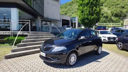 Usata Lancia Ypsilon Gold 69 CV (50 kW) 2016 Nero Utilitaria
