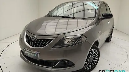 Occasion Lancia Ypsilon S 70 PK (51 kW) 2024 Grijs Hatchback