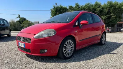 Usata Fiat Grande Punto Dynamic 75 CV (55 kW) 2009 Rosso Utilitaria