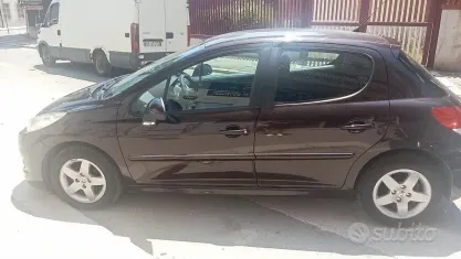 Usata Peugeot 207 68 CV (50 kW) 2011 Berlina