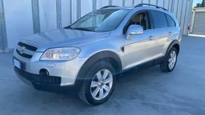 Usata Chevrolet Captiva 150 CV (110 kW) 2007 Grigio SUV