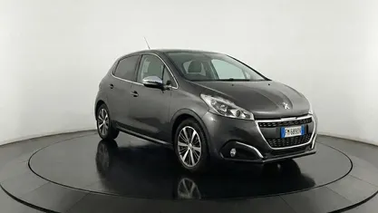 Grigio Usata 2017 Peugeot 208 Allure Due volumi | 8900 € (Buon prezzo)