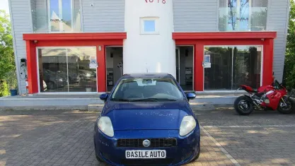 Usata Fiat Grande Punto Active 75 CV (55 kW) 2005 Blu Utilitaria