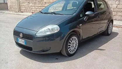 Usata Fiat Grande Punto 77 CV (56 kW) 2011 Nero Utilitaria