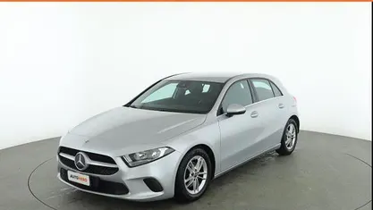 Usata Mercedes A180 Business 116 CV (85 kW) 2019 Argento Berlina