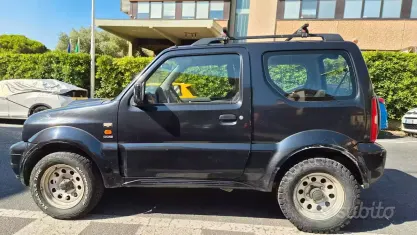 Usata Suzuki Jimny 86 CV (63 kW) 2008 Nero SUV