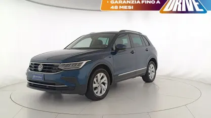 Usata VW Tiguan Life 150 CV (110 kW) 2023 V2 nightshade blue metallizzato SUV