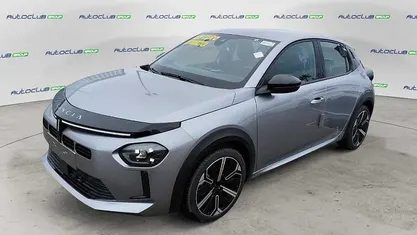 Usata Lancia Ypsilon 101 CV (74 kW) 2025 Utilitaria