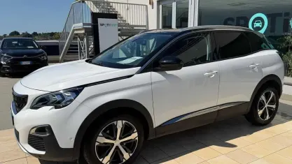 Usata Peugeot 3008 Allure 120 CV (88 kW) 2018 Bianco SUV