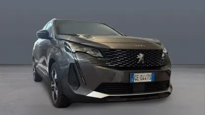Usata Peugeot 3008 Allure 131 CV (96 kW) 2021 Grigio platinum SUV