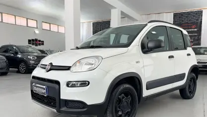Usata Fiat Panda 4x4 85 CV (62 kW) 2020 Bianco Utilitaria