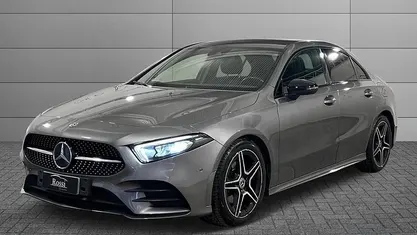 Usata Mercedes A180 Premium 116 CV (85 kW) 2019 Grigio Berlina