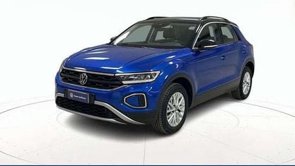 Usata VW T-Roc Life 150 CV (110 kW) 2023 Blu SUV