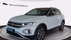 Bianco ghiaccio metalizzato/te Usata 2022 VW T-Roc Style SUV | 24.900 € (Buon prezzo)
