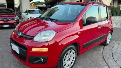 Usata Fiat Panda Lounge 95 CV (69 kW) 2016 Rosso Utilitaria