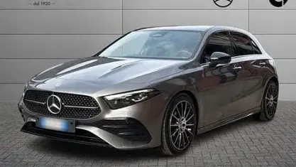 Usata Mercedes A180 AMG Line Premium Plus 116 CV (85 kW) 2023 Grigio Utilitaria