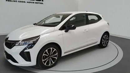 Begagnad Renault Clio V Techno 91 HK (66 kW) 2024 Vit Sedan
