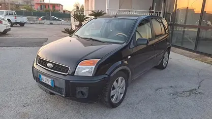 Usata Ford Fusion 90 CV (66 kW) 2006 Nero Utilitaria