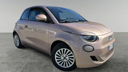 Usata Fiat 500e Action 42 kW (58 CV) 2024 Rosa Berlina