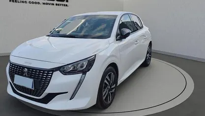 Usata Peugeot 208 Active 101 CV (74 kW) 2023 Bianco Utilitaria