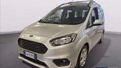 Usata 2019 Ford Tourneo Courier Monovolume | 16.900 € (Molto cara)