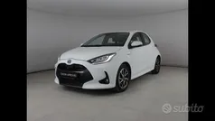 Bianco Usata 2021 Toyota Yaris Hybrid Trend Tre volumi | 15.300 € (Ottimo prezzo)