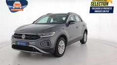 Indium grey metallizzato nero Usata 2023 VW T-Roc Life SUV | 24.000 € (Buon prezzo)