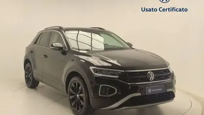 Usata VW T-Roc Life 110 CV (80 kW) 2023 Deep black perlato SUV
