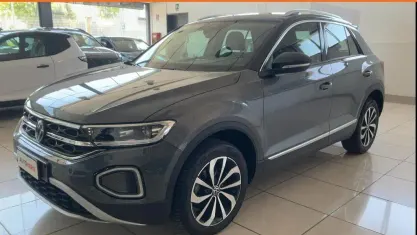 Usata VW T-Roc Style 150 CV (110 kW) 2023 Grigio SUV