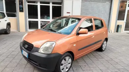 Usata Kia Picanto 61 CV (44 kW) 2005 Arancione Utilitaria