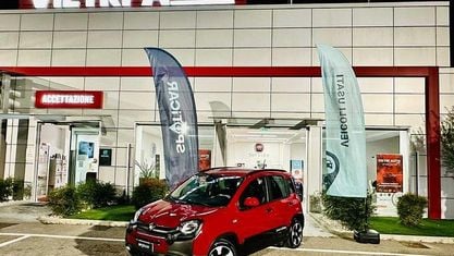 Usata Fiat Panda Cross Cross 69 CV (50 kW) 2025 Rosso Utilitaria