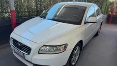 Bianco Usata 2010 Volvo S40 Momentum Tre volumi | 3800 € (Buon prezzo)