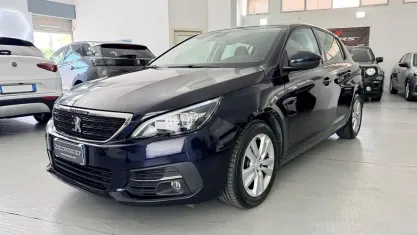 Usata Peugeot 308 Active 131 CV (96 kW) 2019 Bluazzurro Berlina