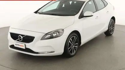 Usata Volvo V40 120 CV (88 kW) 2018 Bianco Station wagon