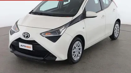 Usata Toyota Aygo X-play 72 CV (52 kW) 2019 Bianco Utilitaria