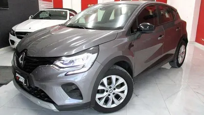 Usata Renault Captur Techno 91 CV (66 kW) 2022 Grigio SUV