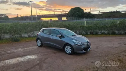 Usata Renault Clio IV 75 CV (55 kW) 2014 Grigio Berlina