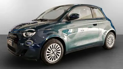 Usata Fiat 500e 42 kW (58 CV) 2023 Blu elegante Berlina