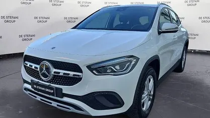 Usata Mercedes GLA180 116 CV (85 kW) 2023 Bianco polare SUV