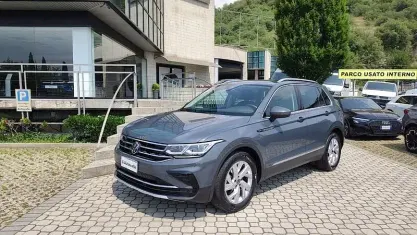 Usata VW Tiguan Elegance 150 CV (110 kW) 2023 Grigio SUV
