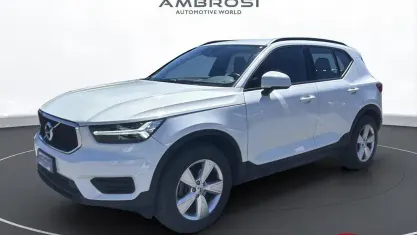 Usata Volvo XC40 Momentum 129 CV (94 kW) 2022 Bianco SUV