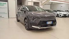 Grigio scuro Usata 2023 Kia Niro SUV | 24.900 € (Buon prezzo)