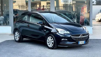Usata Opel Corsa 69 CV (50 kW) 2015 Nero Berlina