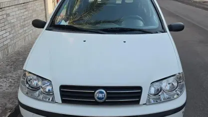 Usata Fiat Punto 69 CV (50 kW) 2004 Bianco Utilitaria