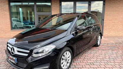 Usata Mercedes B180 109 CV (80 kW) 2017 Nero Monovolume