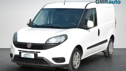 Usata Fiat Doblò S 105 CV (77 kW) 2022 Bianco Monovolume