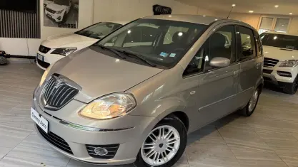 Usata Lancia Musa 95 CV (69 kW) 2008 Marrone Monovolume